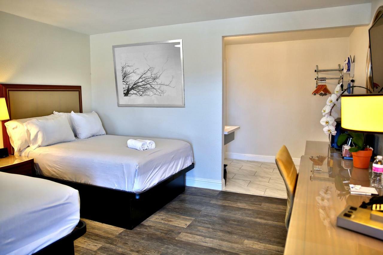 Travelodge By Wyndham Crescent City Extérieur photo