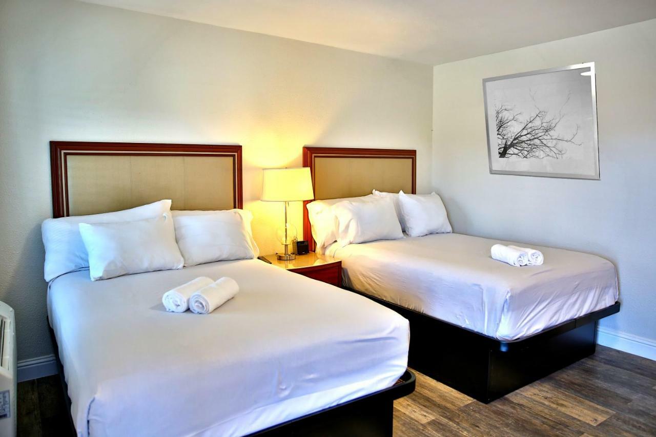Travelodge By Wyndham Crescent City Extérieur photo