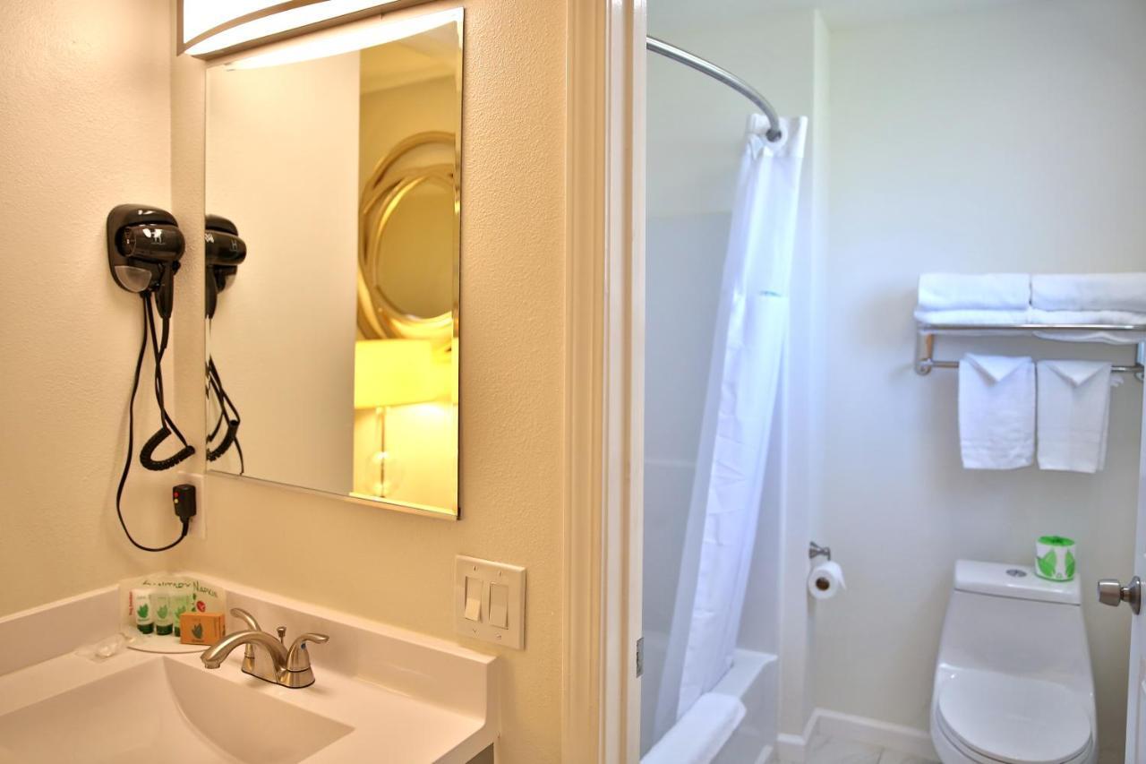 Travelodge By Wyndham Crescent City Extérieur photo
